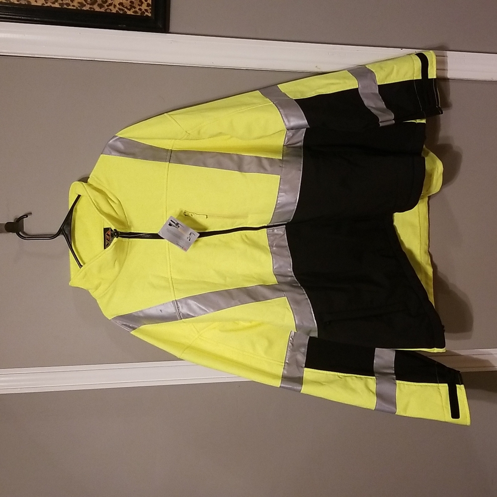 Visibility enhanced apparel  class 3 level 2 scotchlite 3M. Nwt